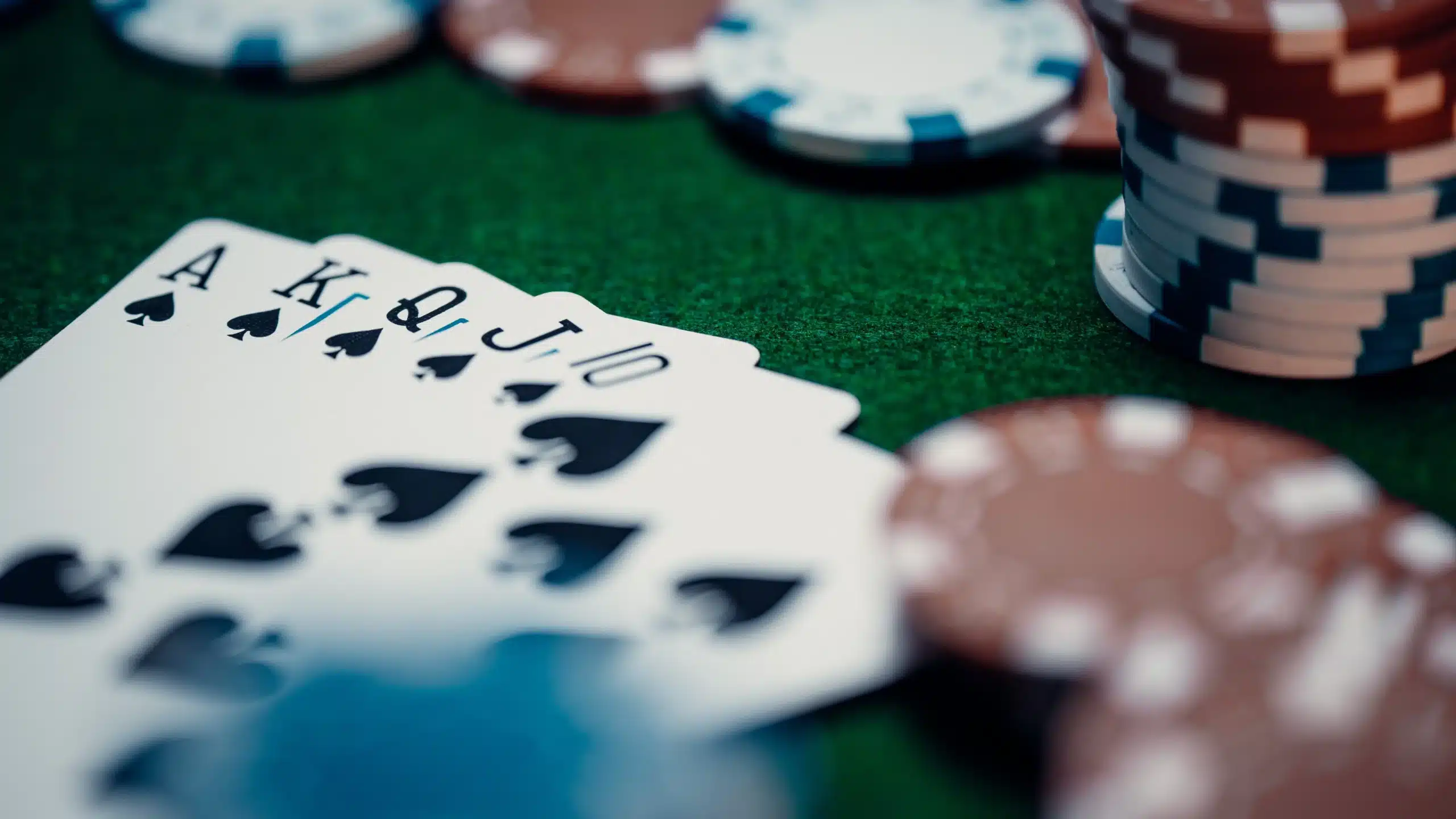 Live Casino Hold'em: Bridging the Gap Between Online Gaming and Poker